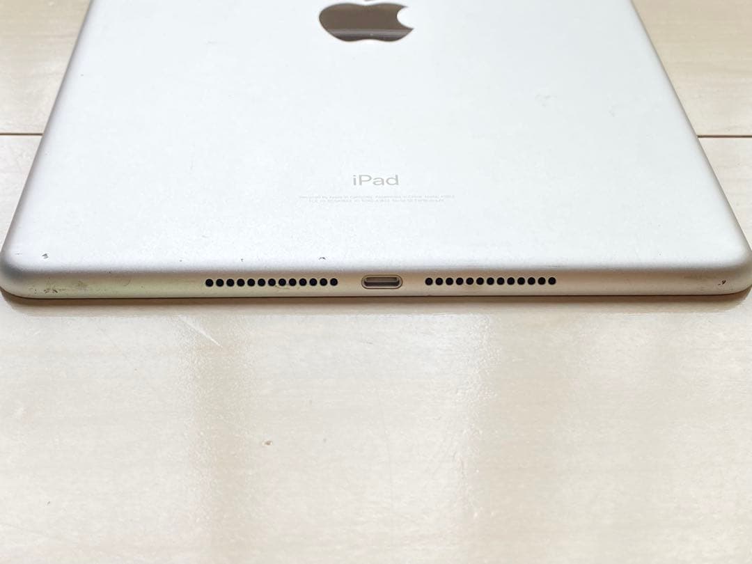 Apple iPad 第5世代 シルバー 128GB Wi-Fiモデル 85%