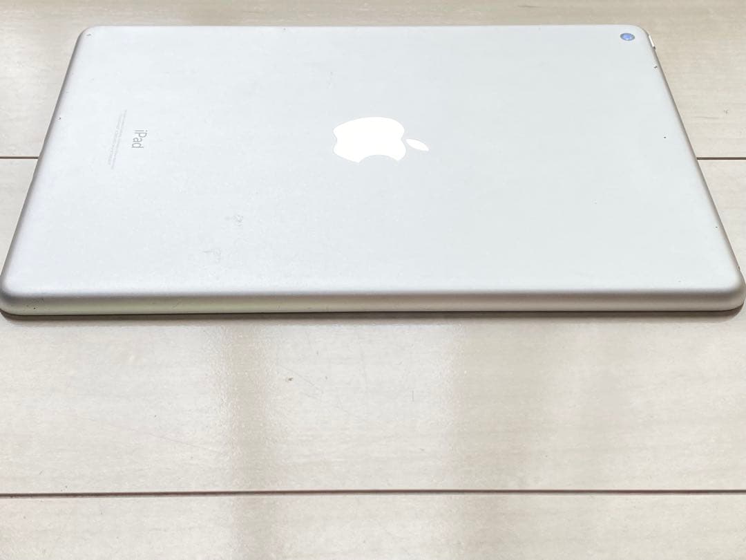 Apple iPad 第5世代 シルバー 128GB Wi-Fiモデル 85%