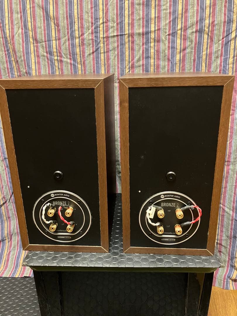 モニターオーディオ　ブロンズ2 ブックシェフ型2way