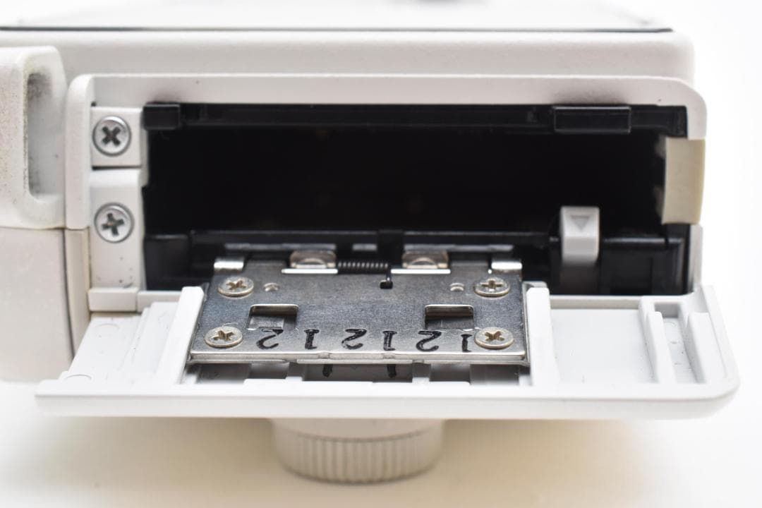 超美品 ペンタックス Q ミラーレスデジタルカメラボディ ホワイト Pentax