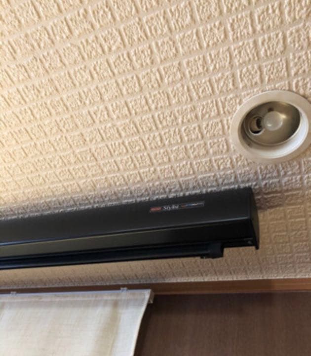 KIKUCHI プロジェクトスクリーン　100インチ　スプリングローラー自動巻き