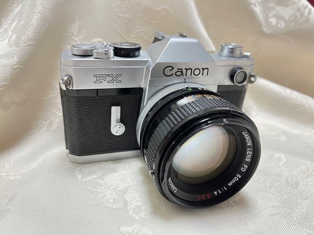 キャノンFX　レンズ開放F1.4でのみ使用可能　ボケの美しい　明るいレンズ