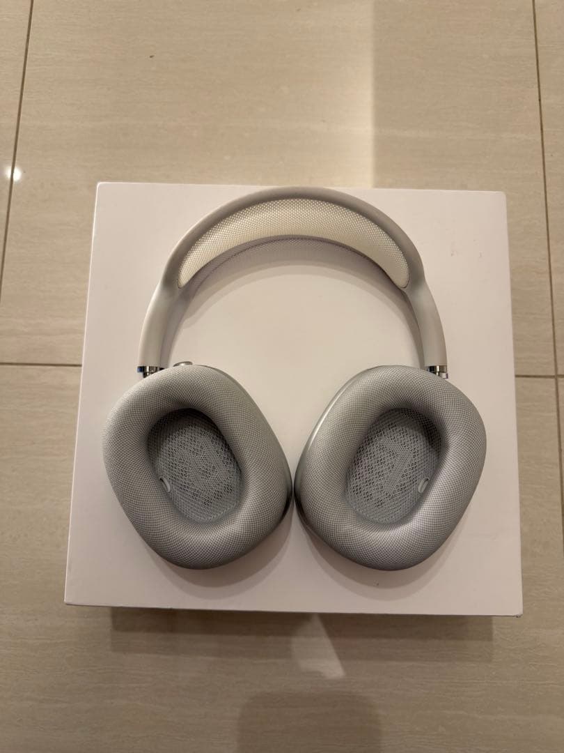 美品　Apple airpods Max Lightningモデル　シルバー