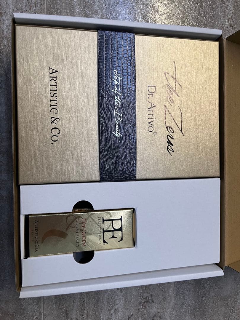 【美品】ドクターアリーヴォ ザ ゼウス 美顔器(高級美容液付き)