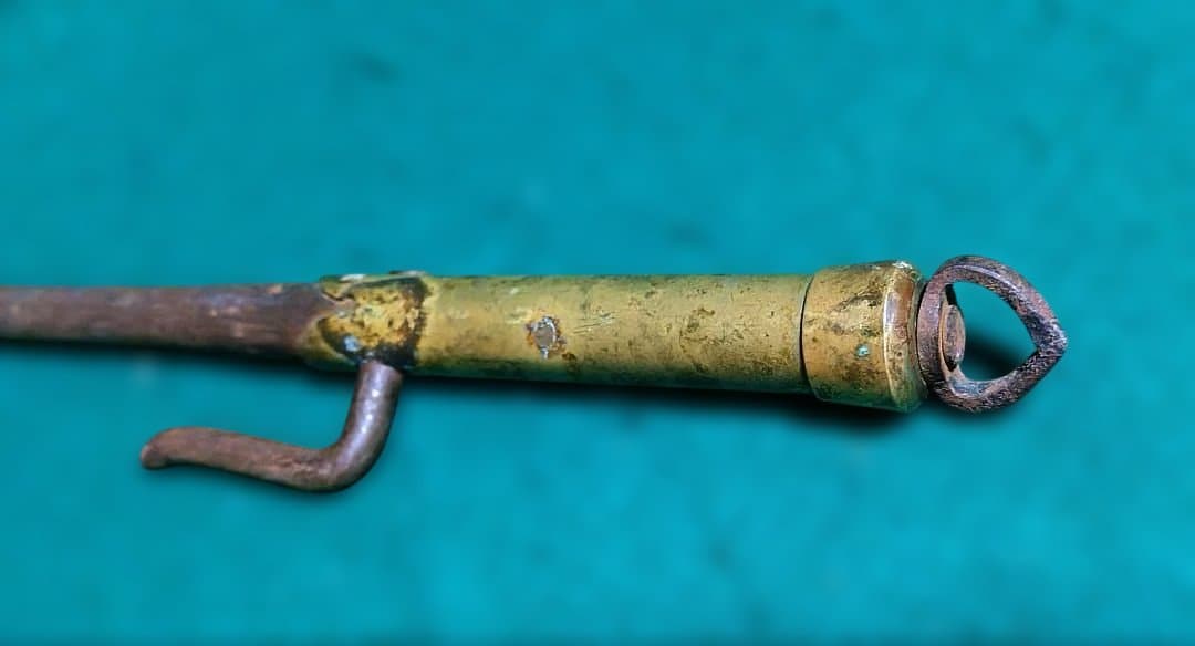 真鍮と鉄製のフック付き棒 十手 時代物