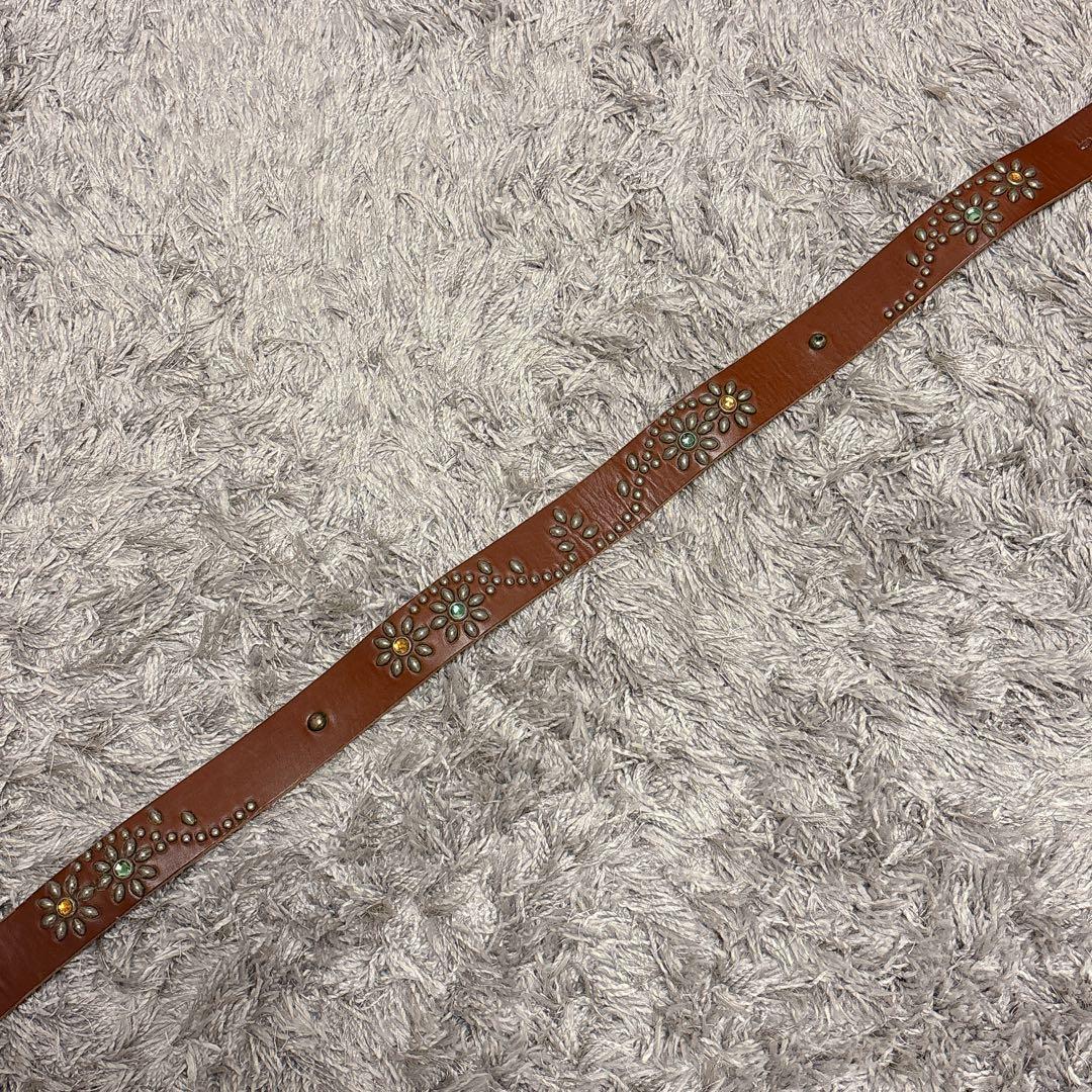 HTC(フラワー マルチカラーストーン シルバースタッズベルト) - メルカリ