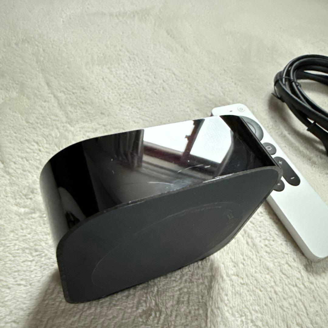 Apple TV 4K 3rd 本体とリモコン