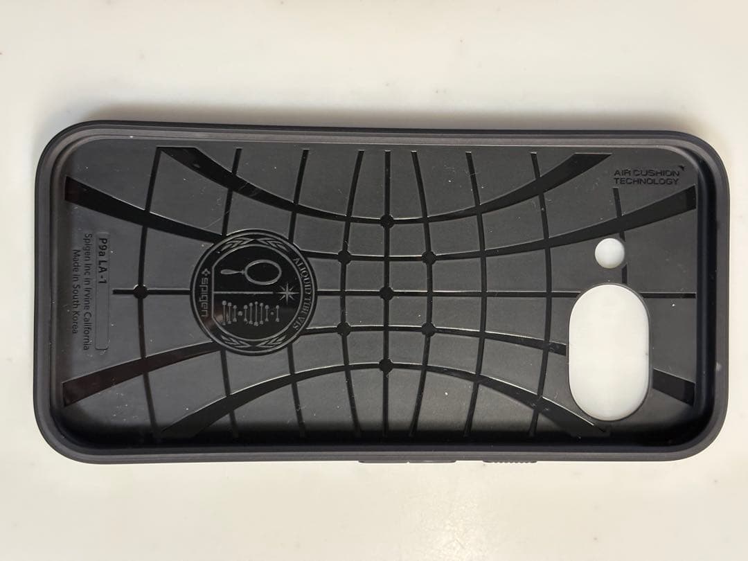 Google Pixel 9a Obsidian 本体 spigenケース付き