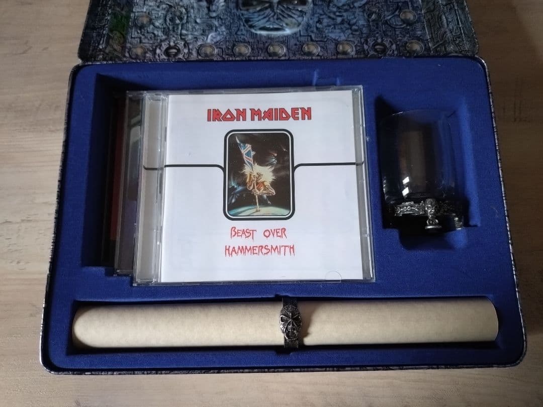 Iron Maiden エディ 金属製ケース