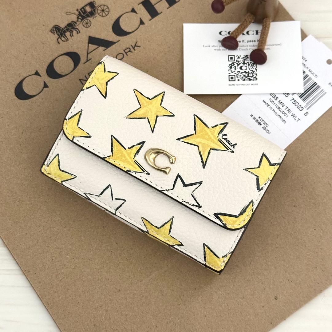 限定品！新品 COACH コーチ 三つ折り財布 スター 星柄 - メルカリ