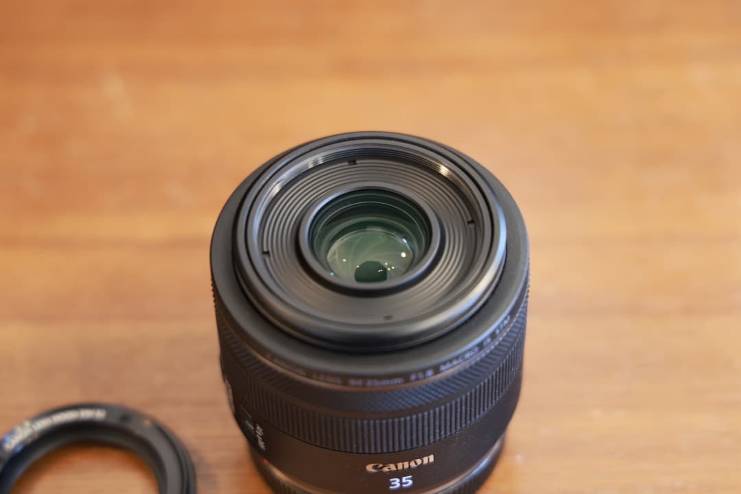 Canon RF 35mm F1.8 MACRO IS STM　キャノン