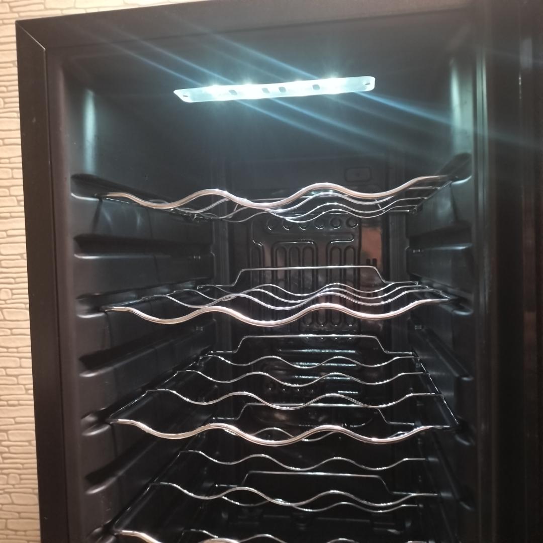 Besson ワインセラー 18本収納 BS-CS18BK