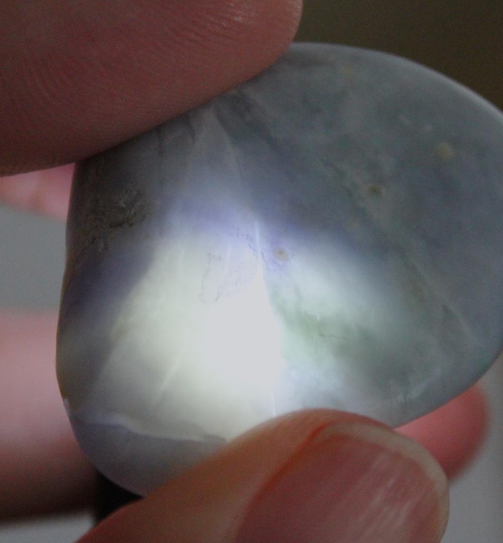 ［超綺麗］多色系 糸魚川翡翠 ラベンダー翡翠 原石 31.0g