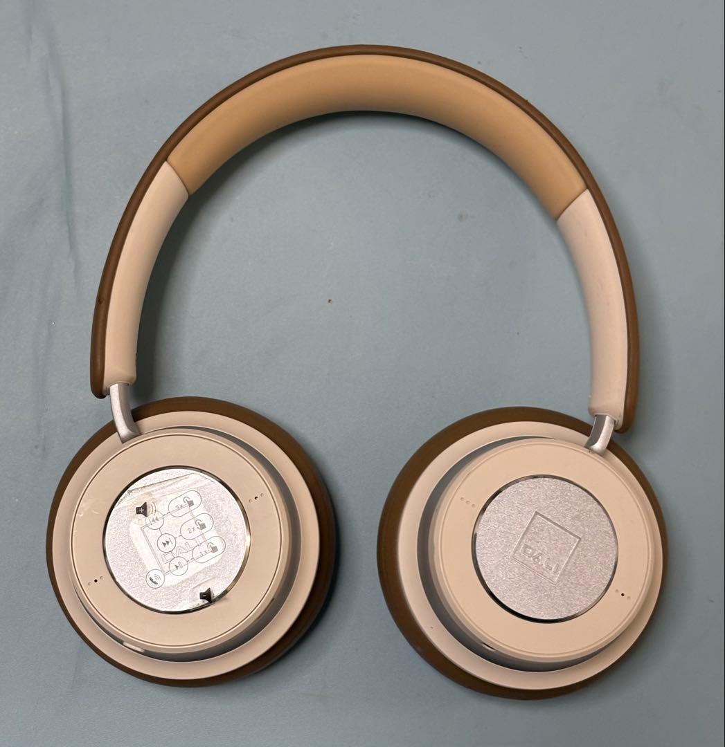 DALI ブルートゥースヘッドホン IO4 CARAMEL WHITE