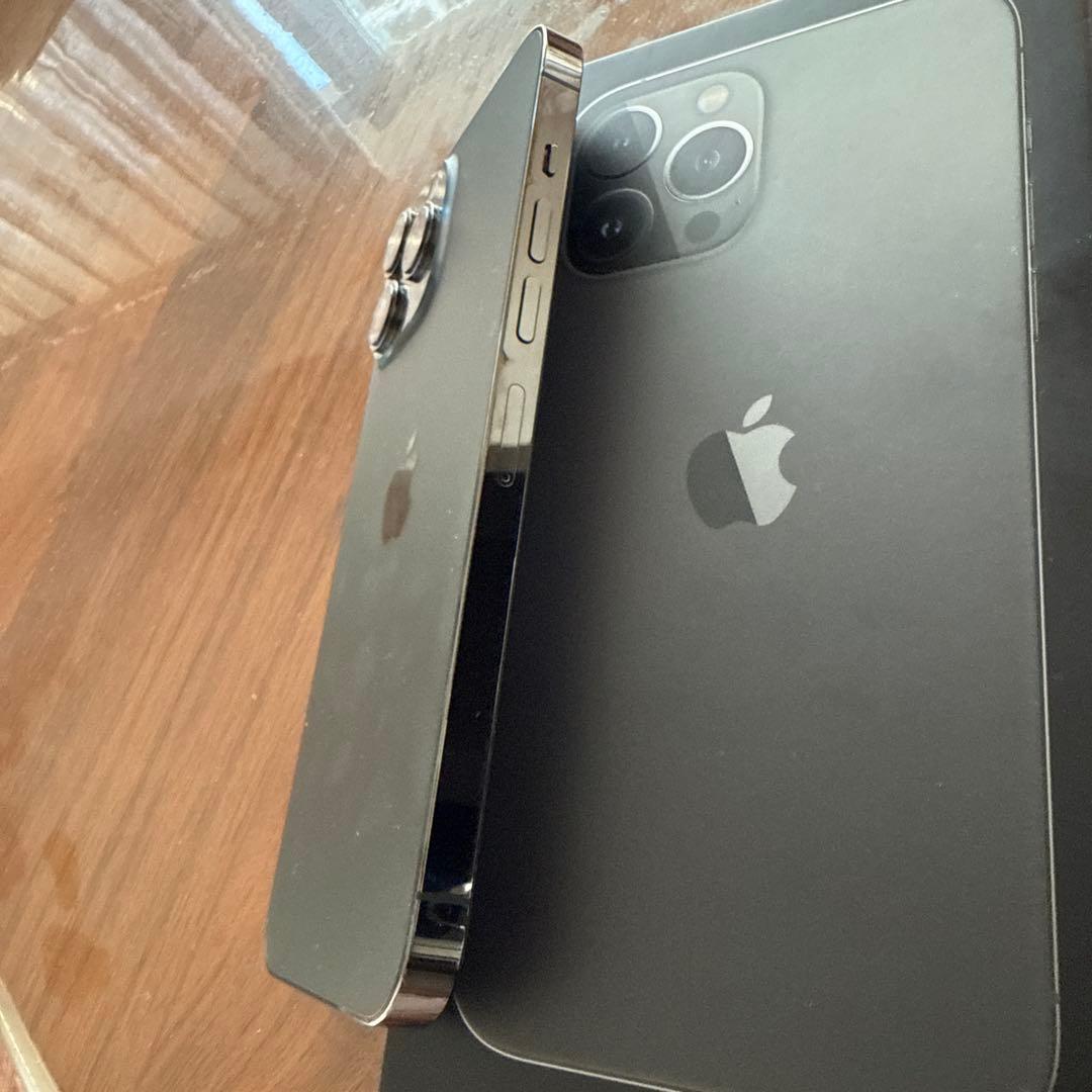 Apple iPhone 13 Pro M a xグラファイト本体 1TB大容量