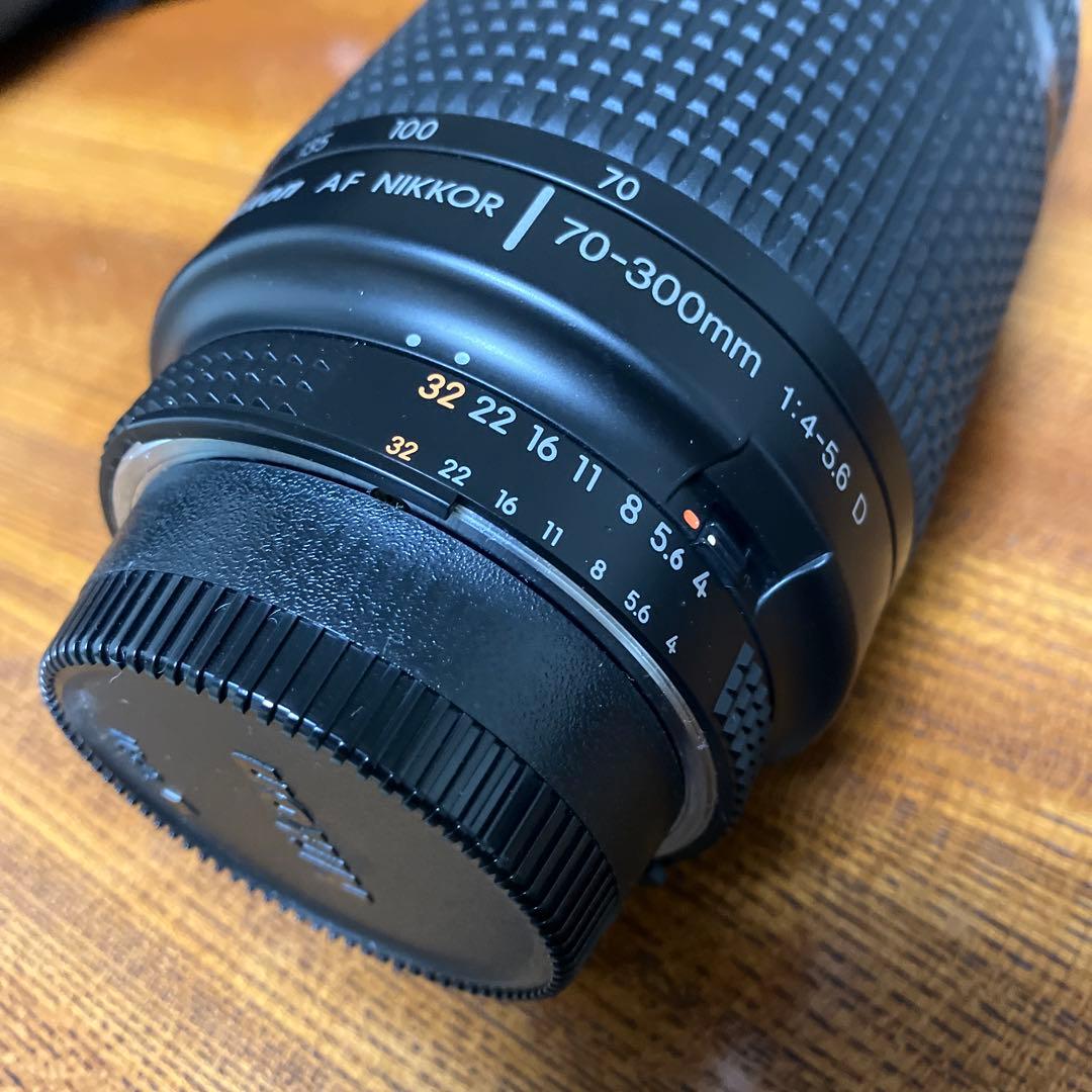 Nikon AF NIKKOR 70-300mm f/4-5.6 ズームレンズ