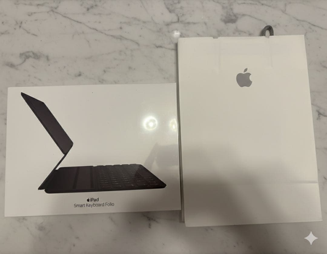 〈新品未使用〉iPad Smart Keyboard Folio キーボード