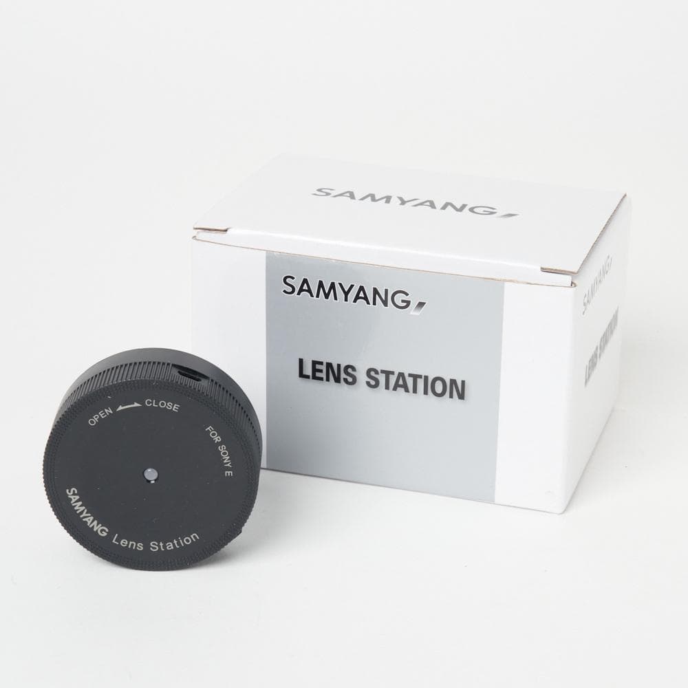 SAMYANG AF 50mm F1.4 FE II + レンズステーション