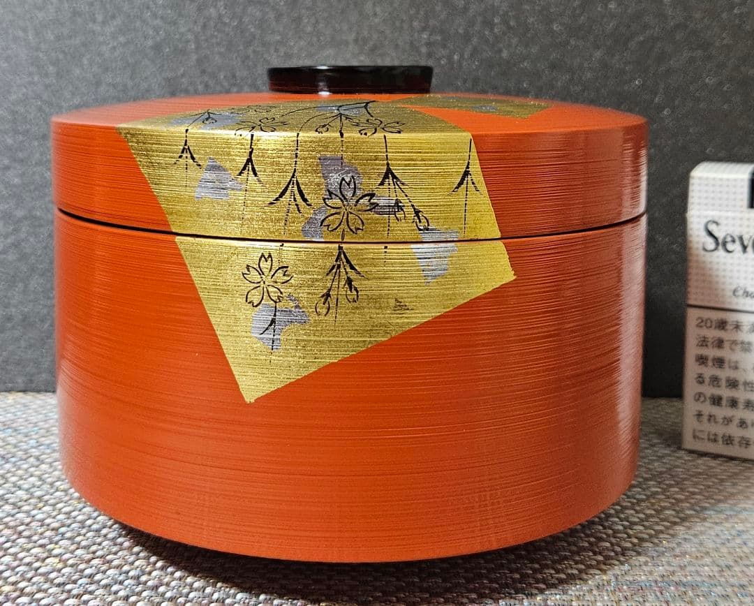 京漆器の老舗❗】アソベ光石謹製 朱漆塗 金箔蒔絵 桜に紅葉の図 菓子器