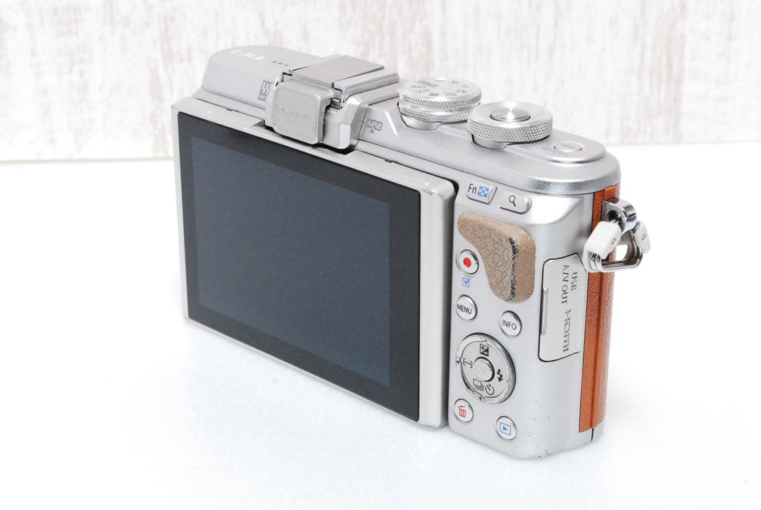 すぐ使えるフルセット✨Wi-Fi搭載機✨ OLYMPUS PEN E-PL8