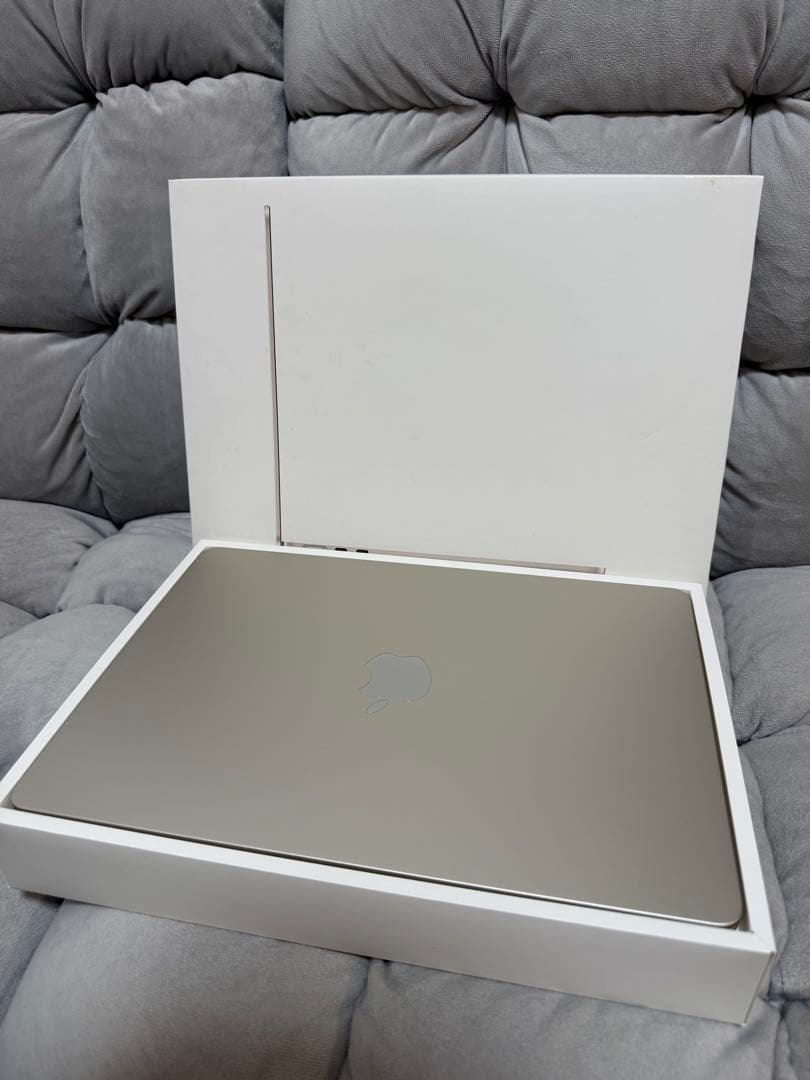 【超美品】 MacBook Air スターライト M3