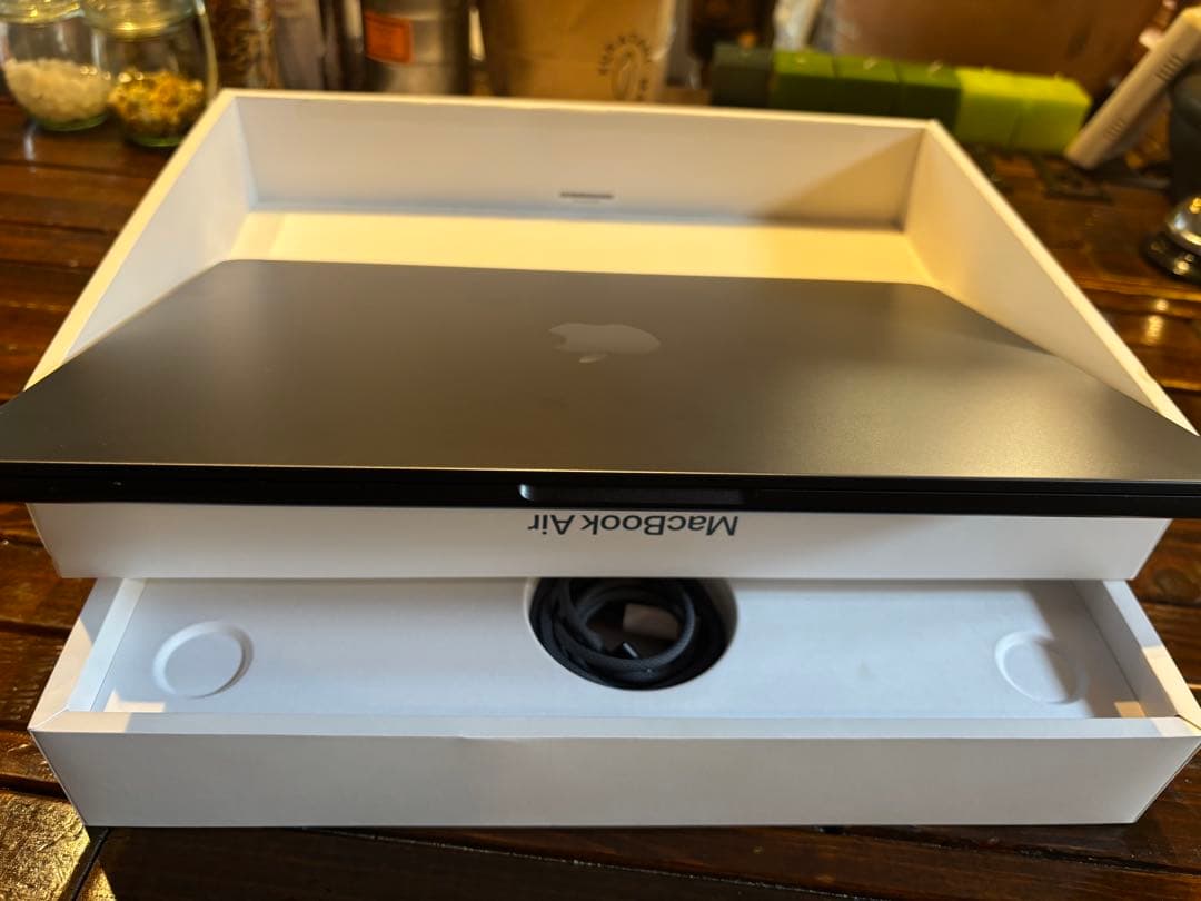 MacBook Air M4 13インチミッドナイト 256GB SSD