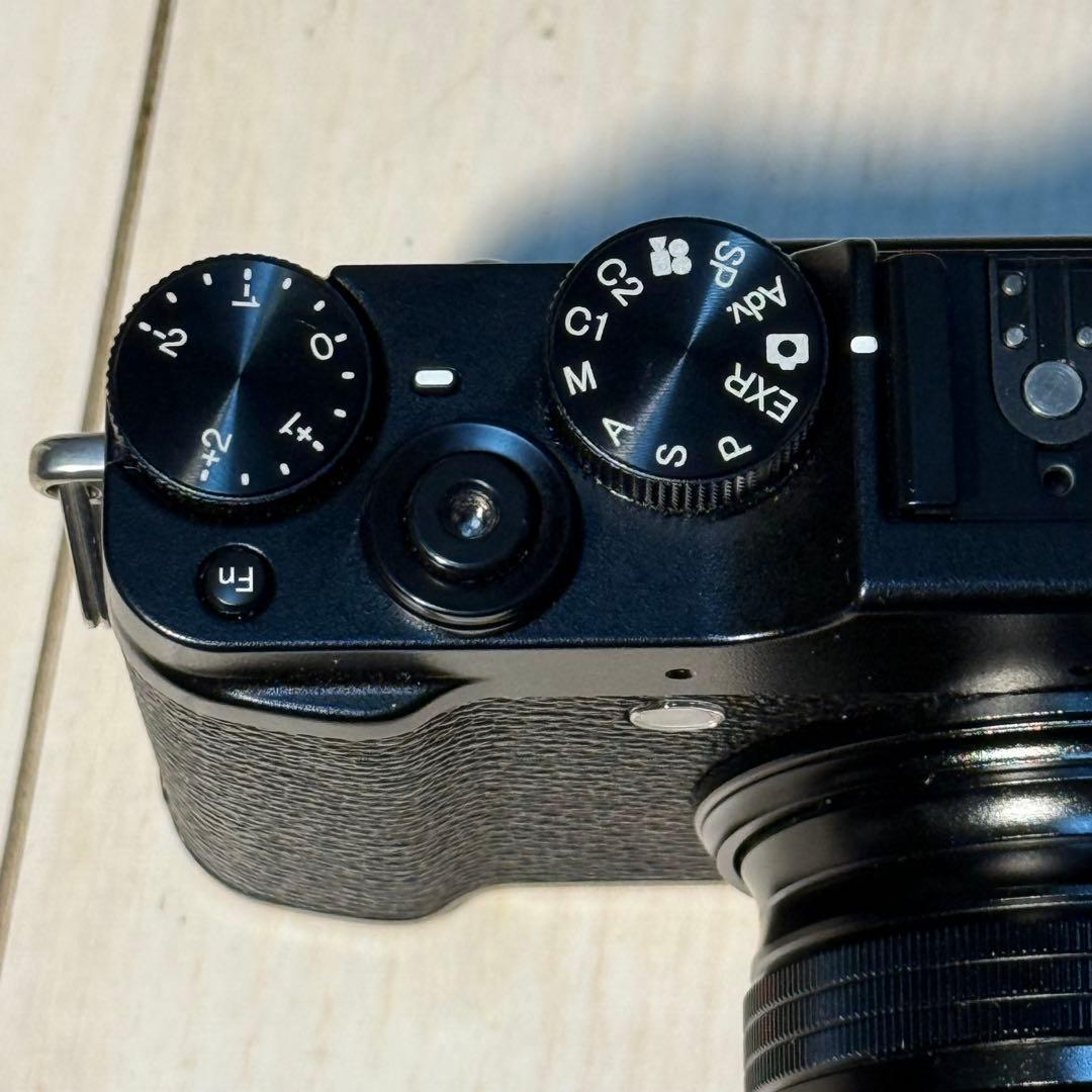 FUJIFILM X10 デジタルカメラ　 動作確認済み