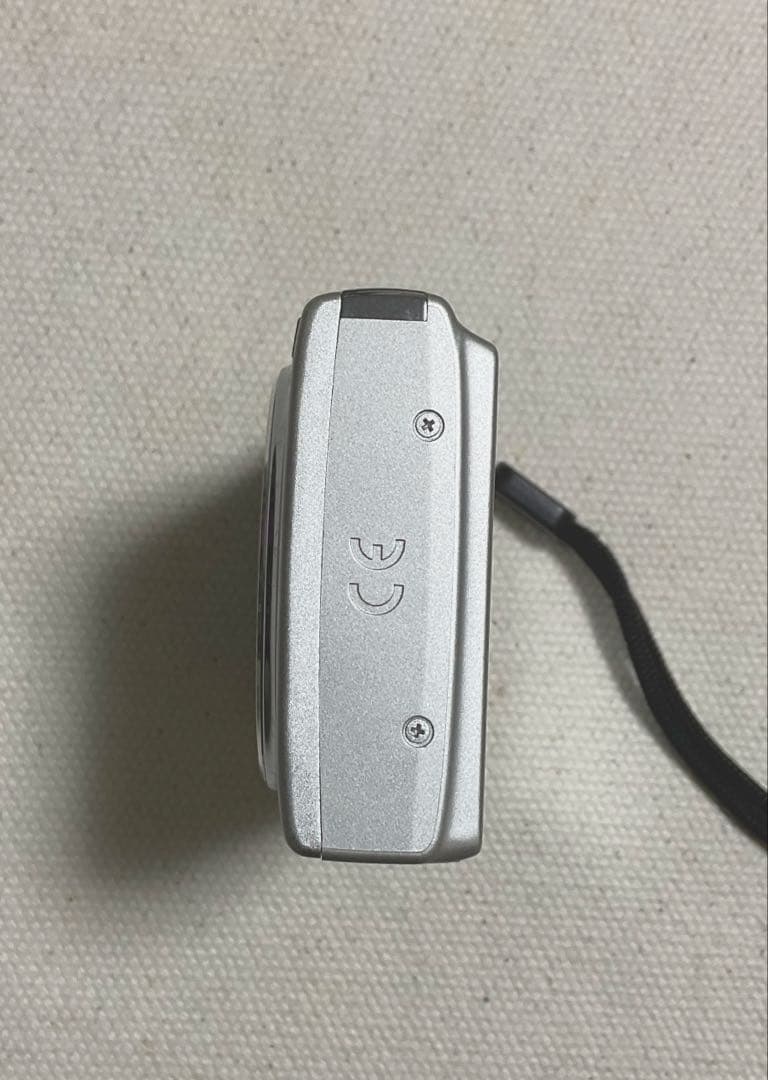 デジカメ　Canon IXY140