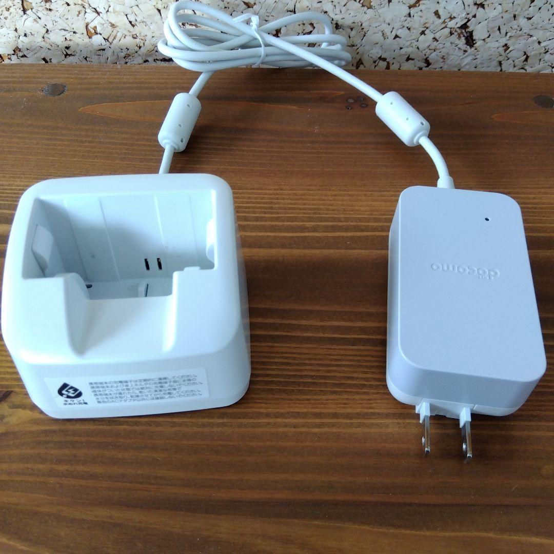 美品　ガラケー　らくらくホン　docomo F-01M ピンク 純正充電器付き