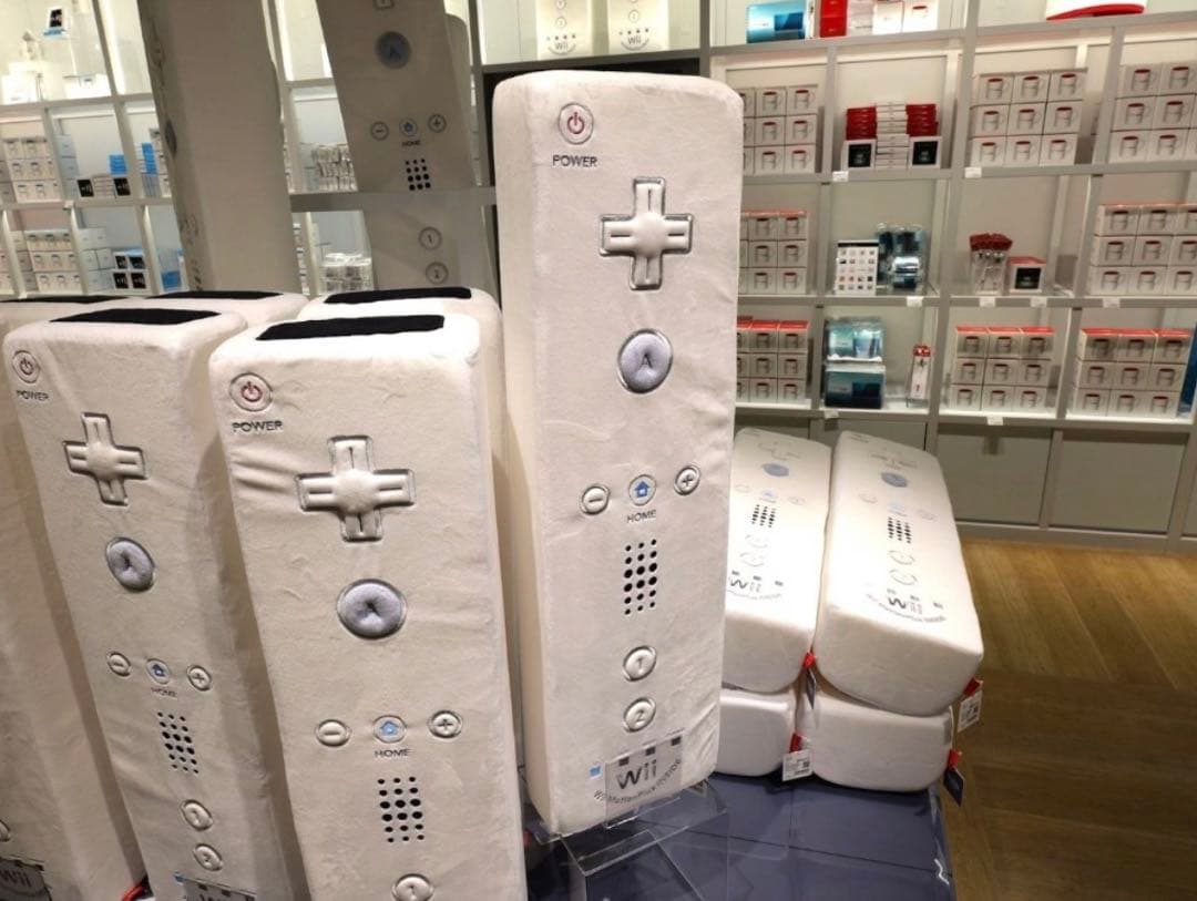 任天堂 ニンテンドーミュージアム 限定wiiリモコン巨大クッション 新品