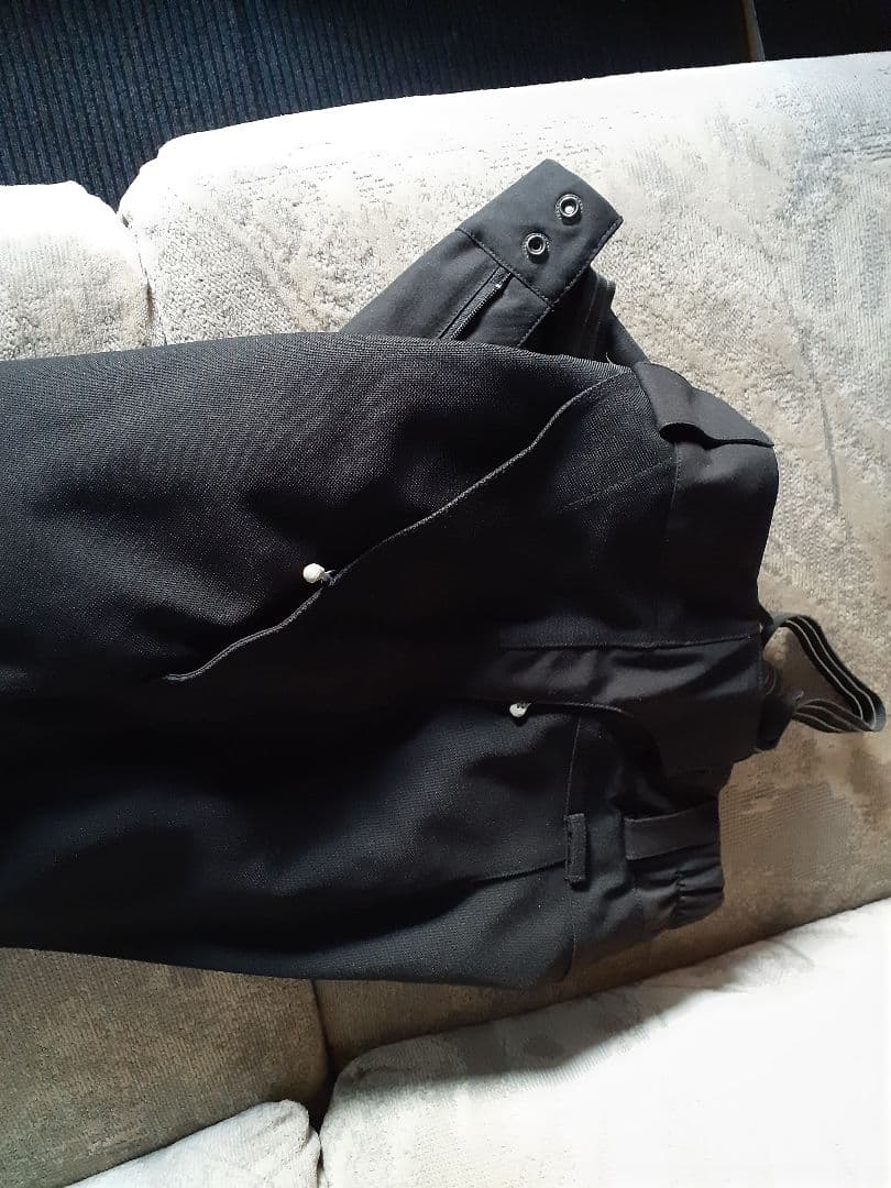 パタゴニア、バックカントリー用雪山パンツに。サイド両開き。ほとんど