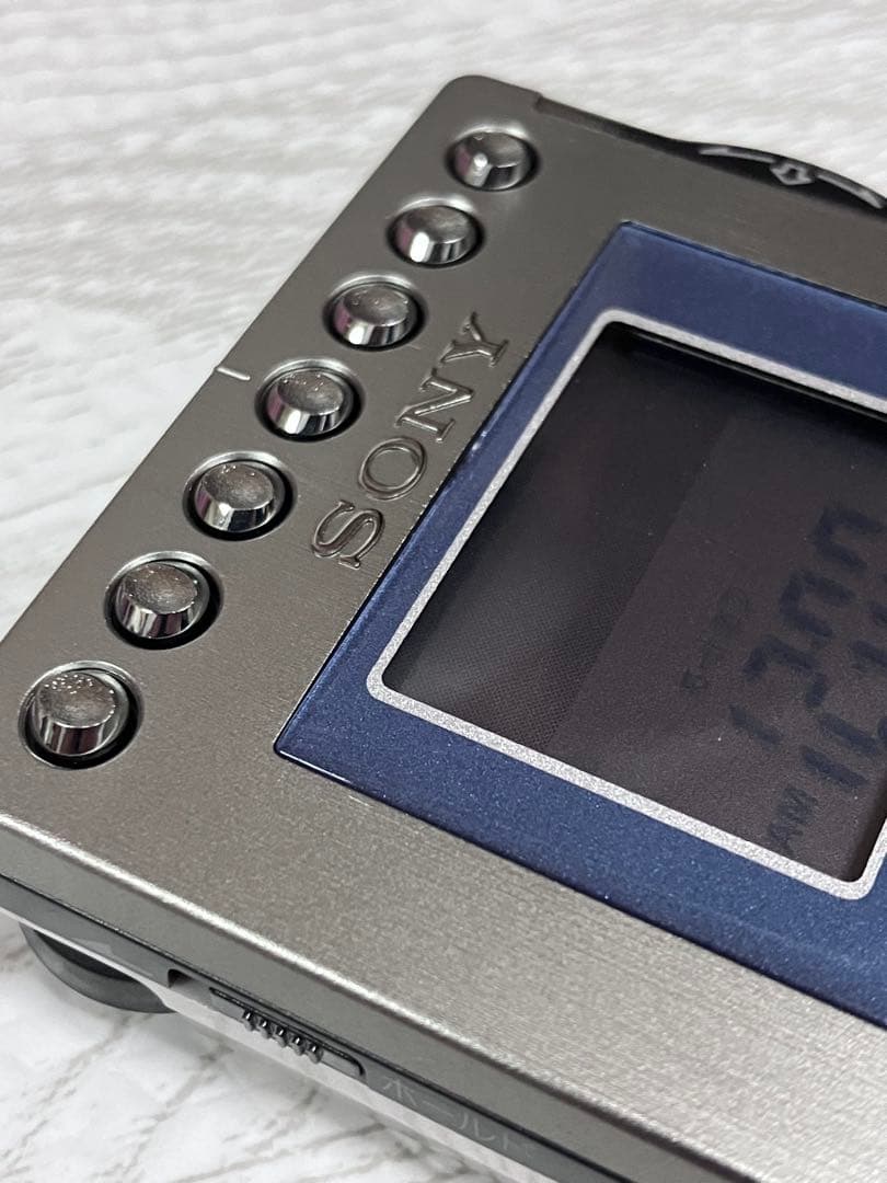 ✨極美品✨SONY のFMステレオ/AMポケッタブルラジオ SRF-R431。