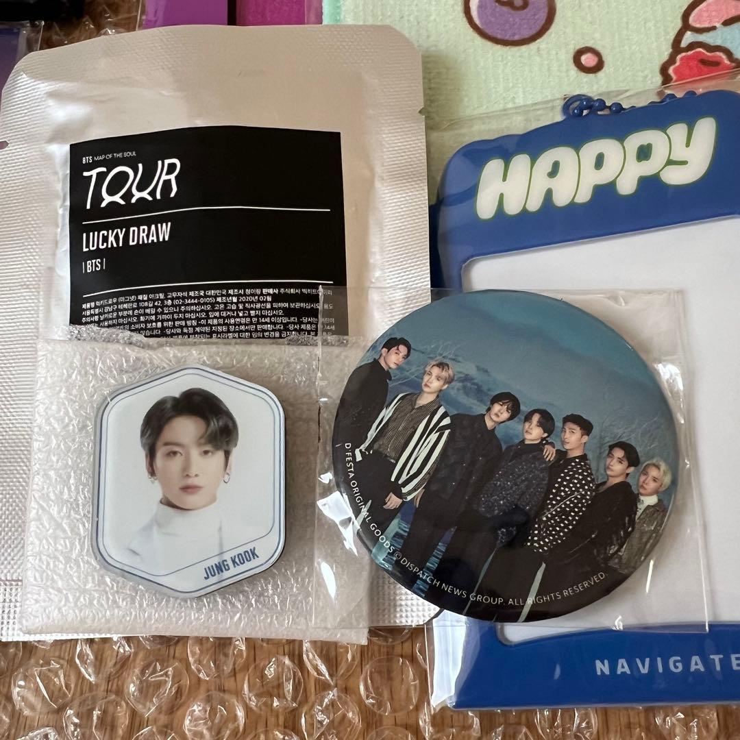 BTS テテ アクスタ BTS THE BEST 缶バッジ ラキドロ ジョングク - メルカリ