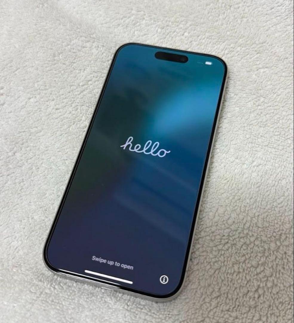 Apple iPhone 15 Pro 128GB　美品　ホワイトチタニウム