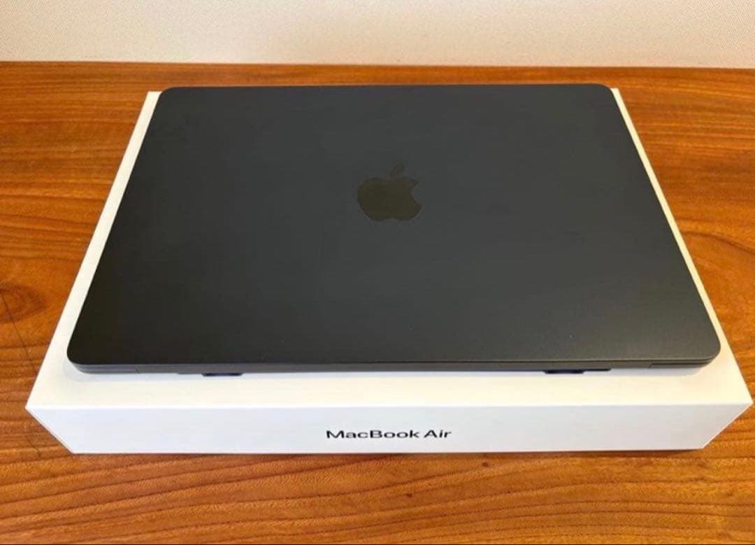 MacBook Air 13インチ M4 16GB 512GB