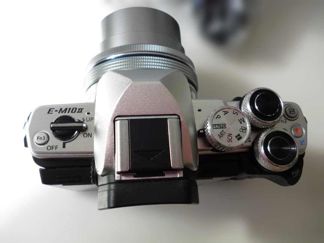 OLYMPUS OM-D E-M10 Mark II EZダブルレンズキット