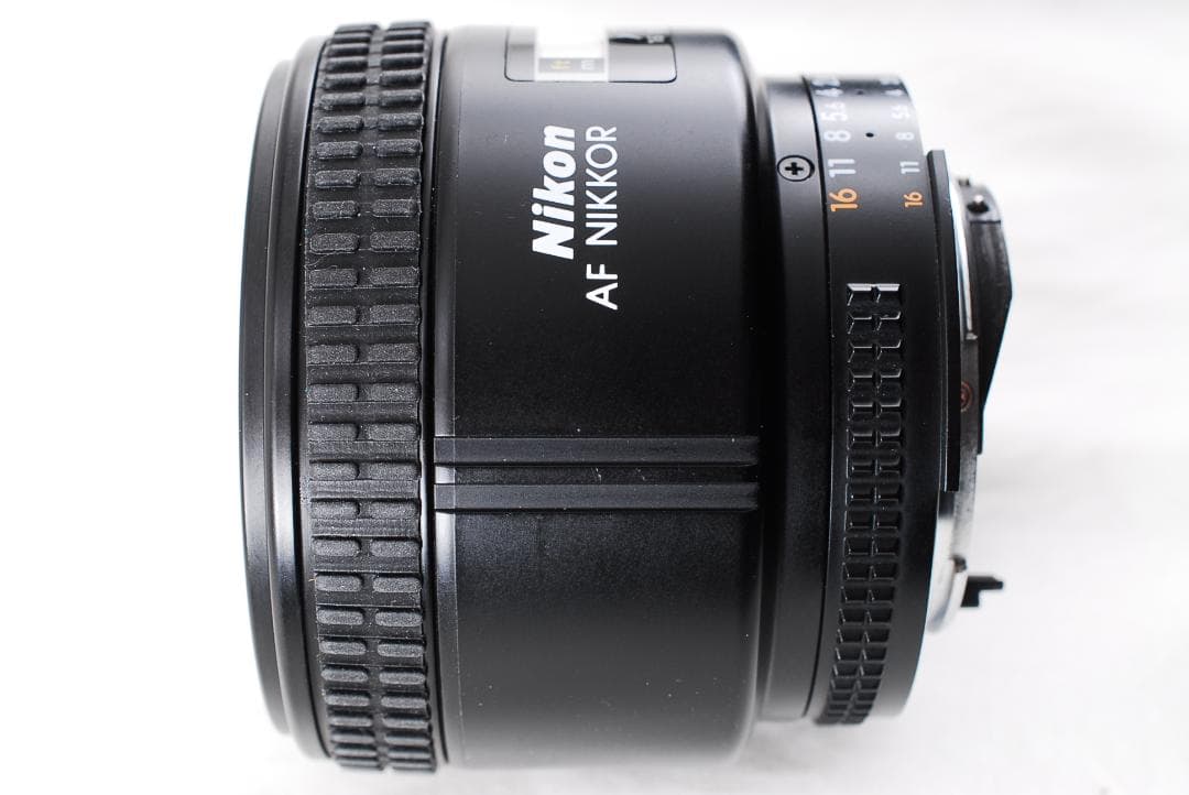 ニコン Nikon AF Nikkor 85mm F1.8D Lens