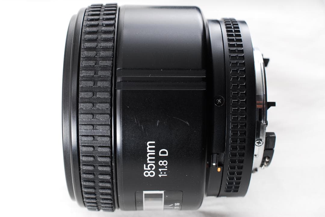 ニコン Nikon AF Nikkor 85mm F1.8D Lens