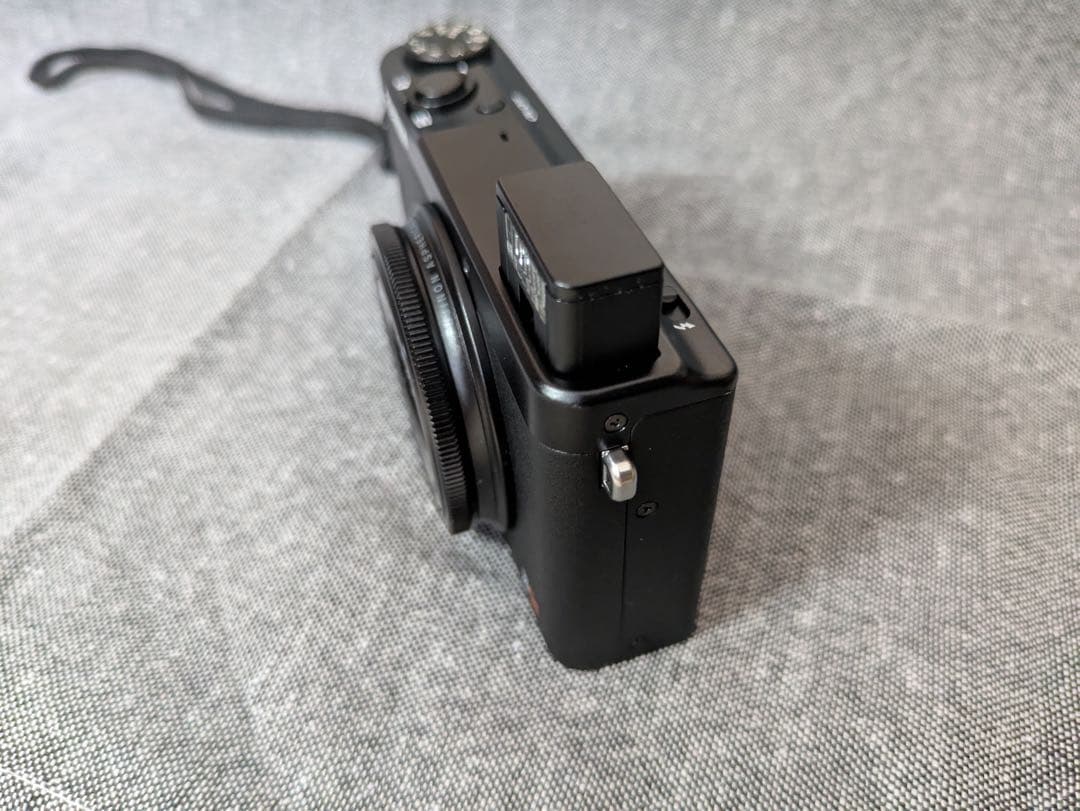 FUJIFILM　富士フィルム XQ1