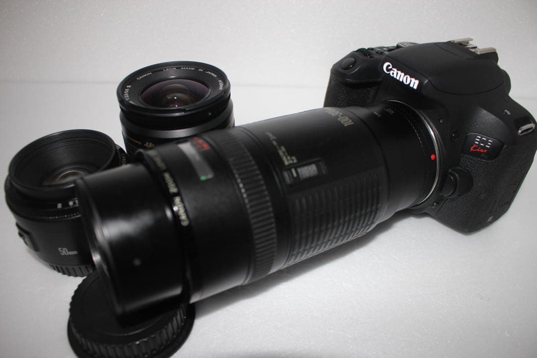デジタル一眼レフカメラ　Canon EOS Kiss x9iトリプルレンズセット