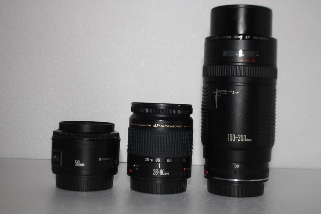 デジタル一眼レフカメラ　Canon EOS Kiss x9iトリプルレンズセット