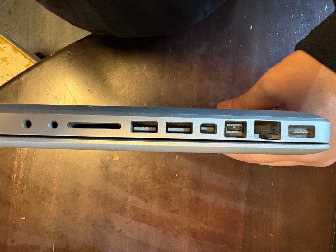 Apple MacBook Pro 2010 A1286シルバー