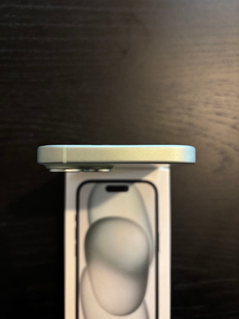 iPhone15 グリーン　128GB