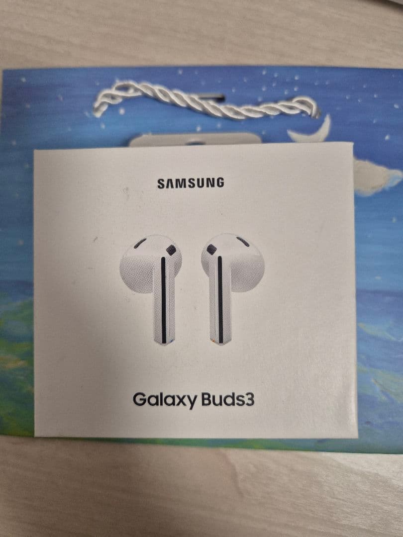 Samsung Galaxy Buds3 本体【新品未開封】(韓国正規版) SAMSUNG（サムスン） Galaxy Buds3 シルバー ノイズキャンセリング対応