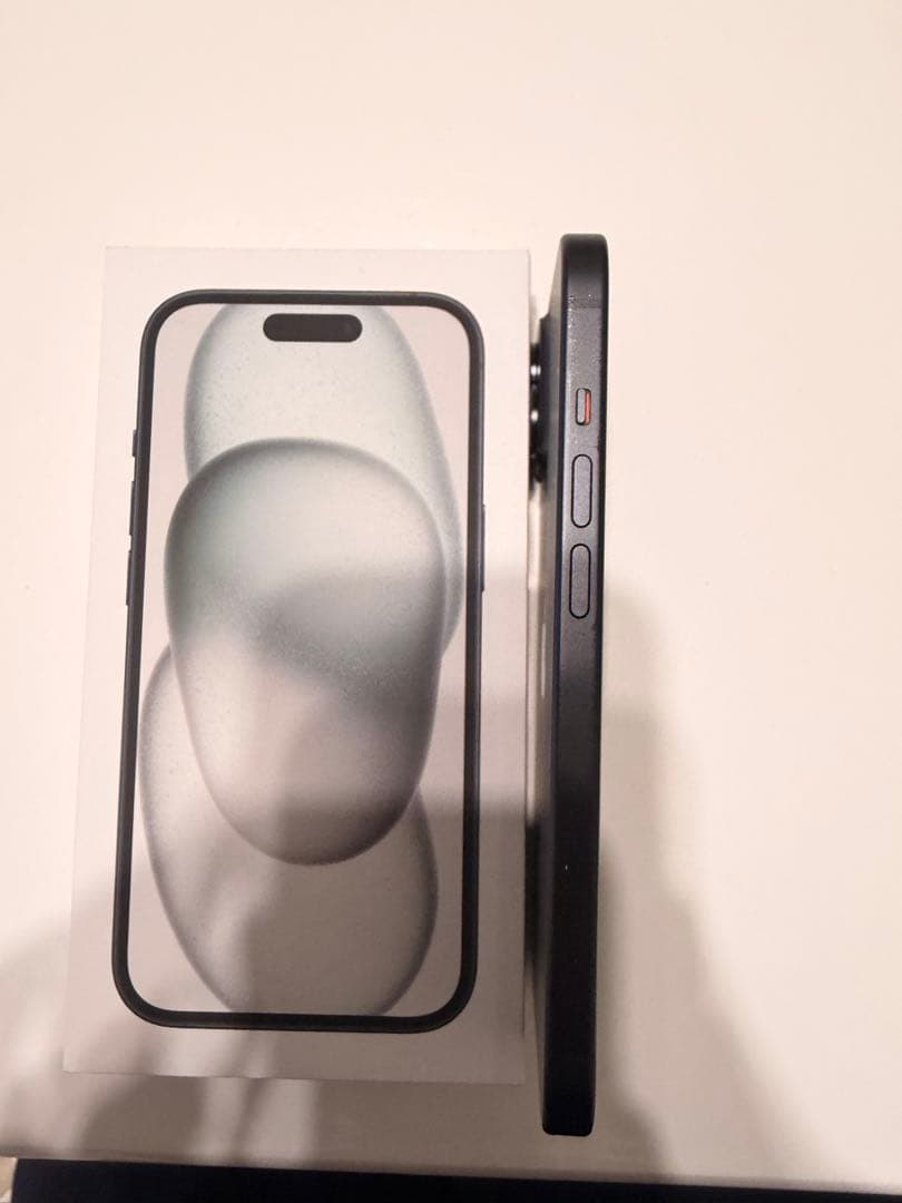 Apple iPhone 15 ブラック128gb 本体　バッテリー86%