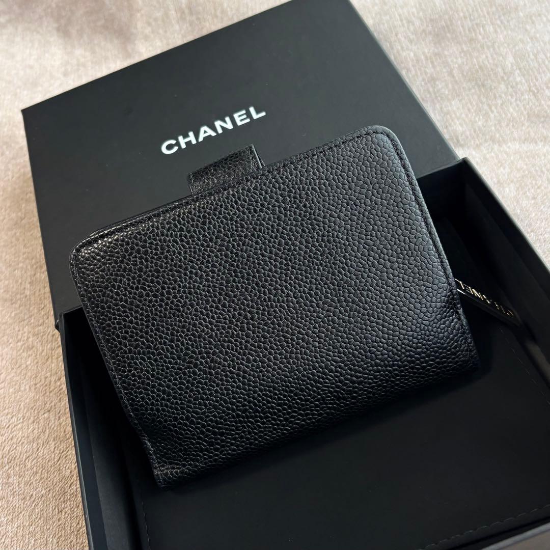 専用出品 《美品》 CHANEL キャビアスキン 折り財布