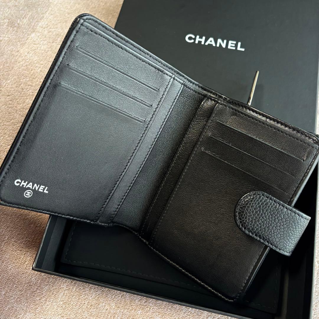 専用出品 《美品》 CHANEL キャビアスキン 折り財布