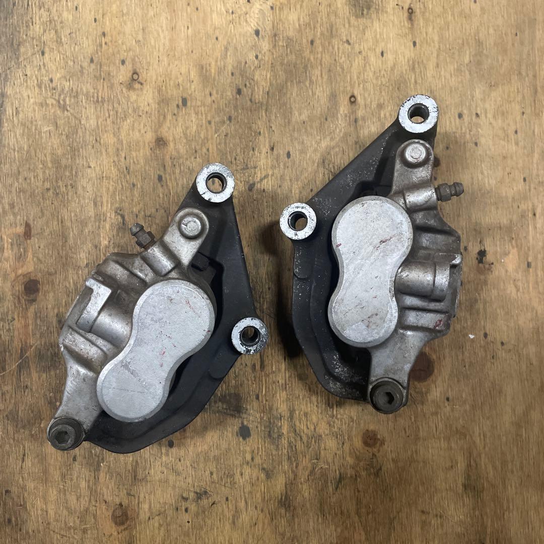 送料無料】XJR400 純正フロントブレーキキャリパー 左右 - メルカリ