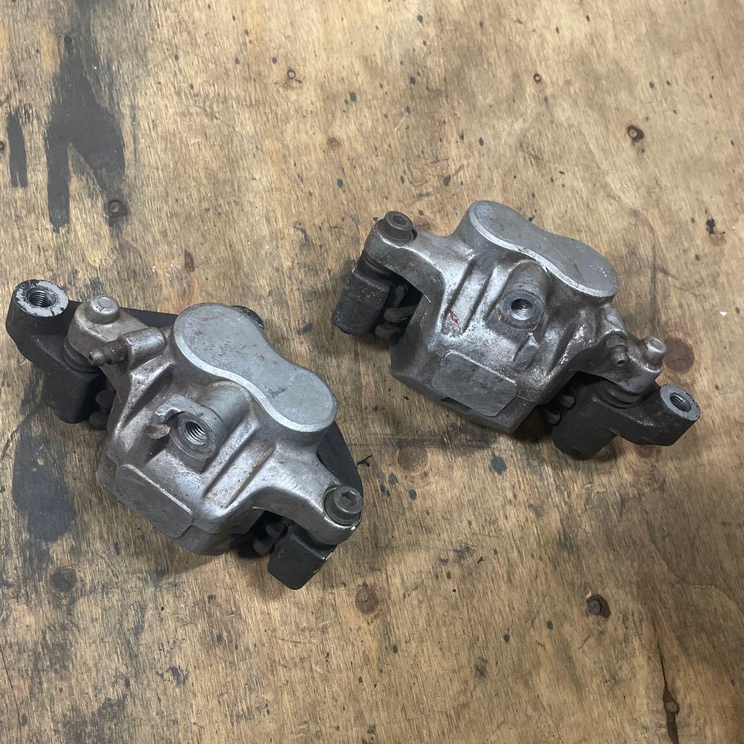 送料無料】XJR400 純正フロントブレーキキャリパー 左右 - メルカリ