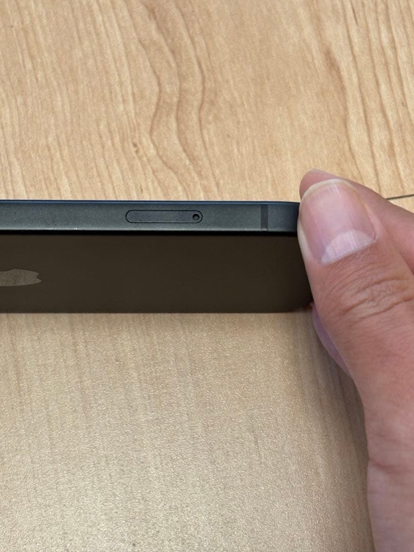 Apple iPhone 15 本体 ブラック　128GB